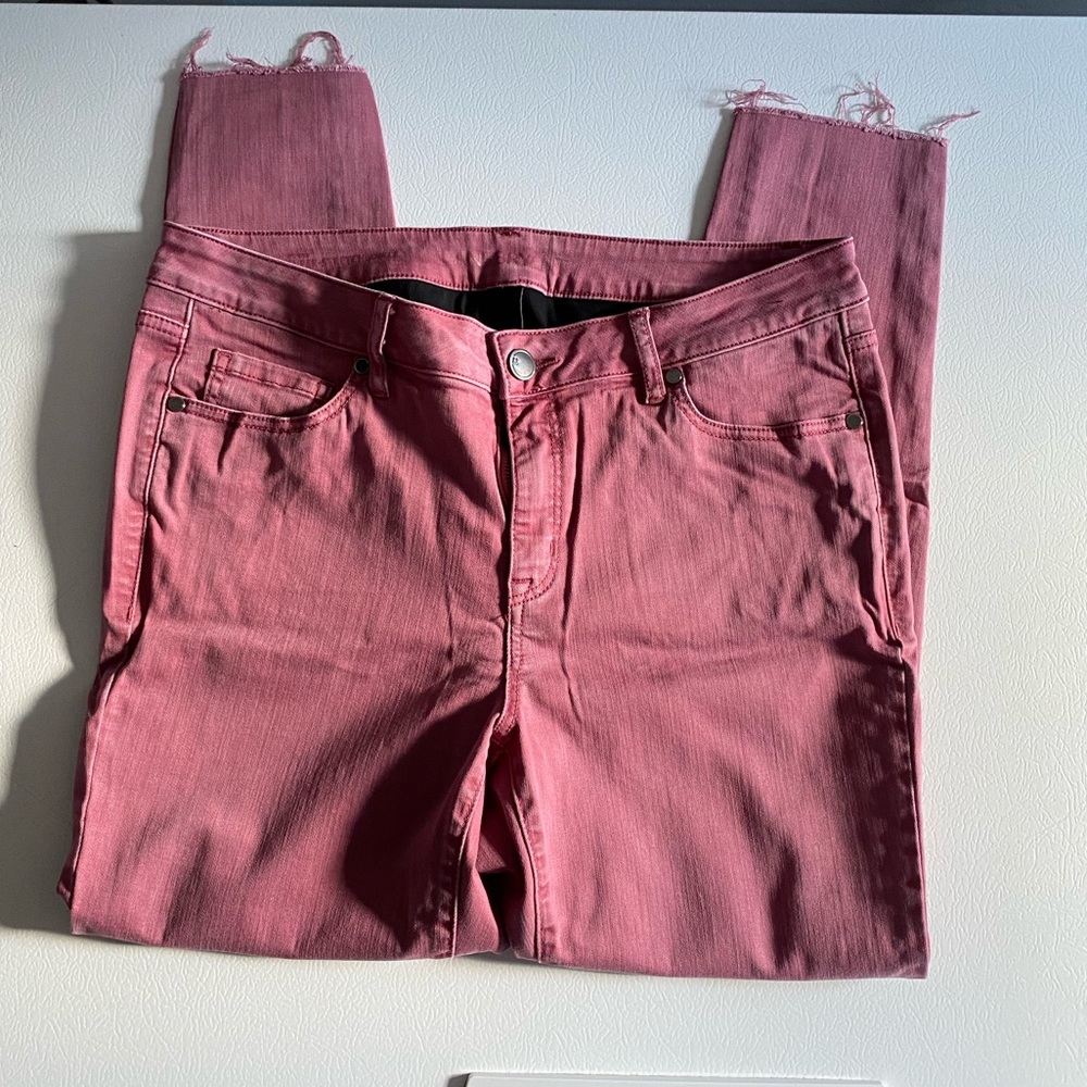 NWOT Lane Bryant Pink Super-Stretch Ankle Jeans.
